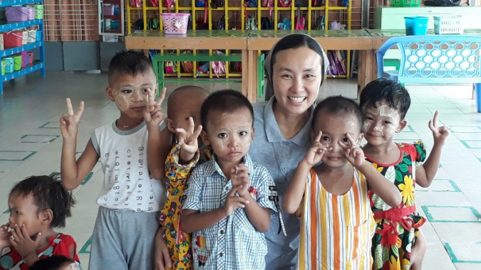 Hilfe für Kinder im Slumgebiet von Hlaing Thar Yar, Myanmar.