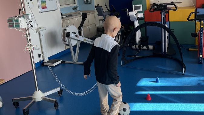 Sportgeräte für Kinderkrebspatient:innen