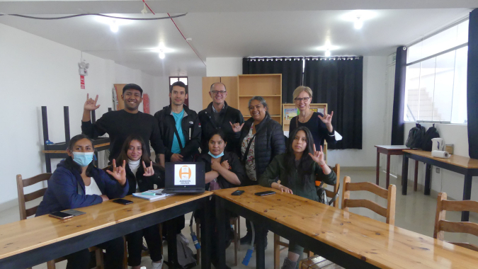 Sprechende Hände oder wieso die Polizei von Cajamarca Gebärdensprache lernt
