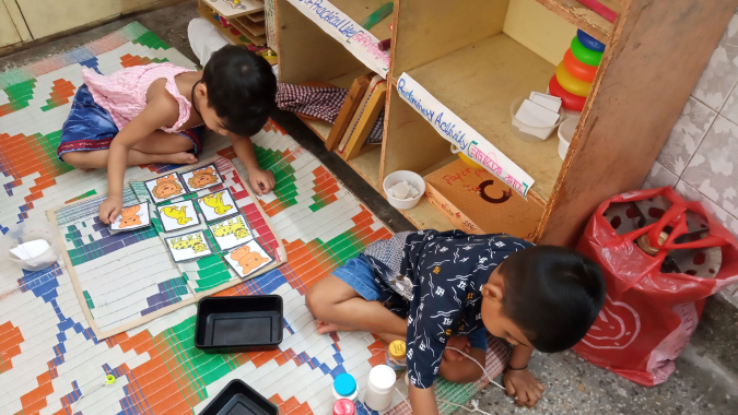“Wie kann eine Familie auf acht Quadratmetern wohnen?” Eindrücke vom Projektbesuch bei Lake Gardens Women and Children Development Centre in Kolkata