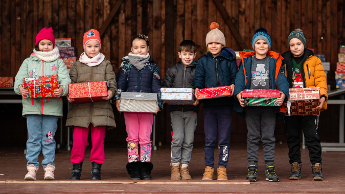 Geschenk mit Herz - Gemeinsam machen wir Kinder glücklich