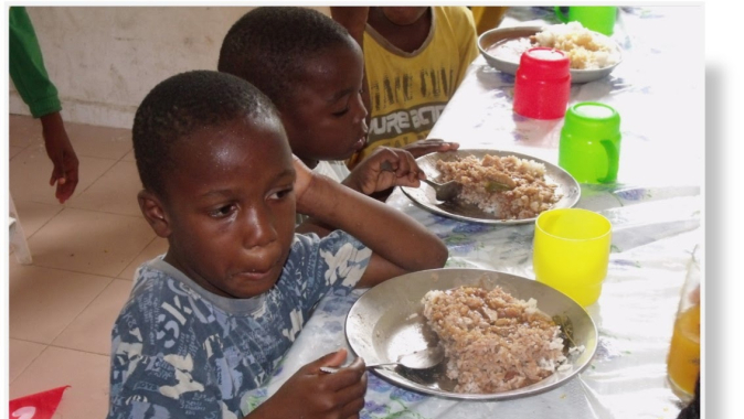 Der Hunger der Kinder in Haiti ist groß – Mahlzeit für Schulkinder