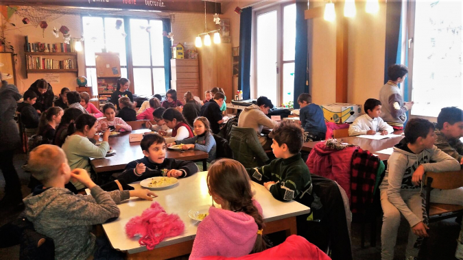 Kinderspeisung Jugendarbeit