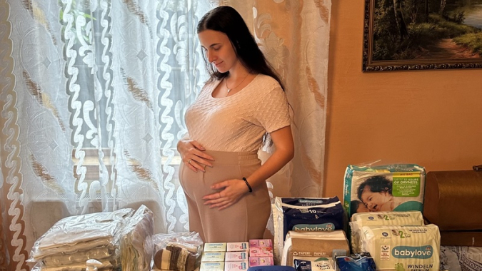 Babyboxen für die Ukraine – Hilfe fürs neue Leben im Krieg