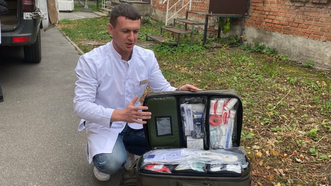 Medizinische Notfallrucksäcke für die Ukraine – Leben retten unter extremen Bedingungen