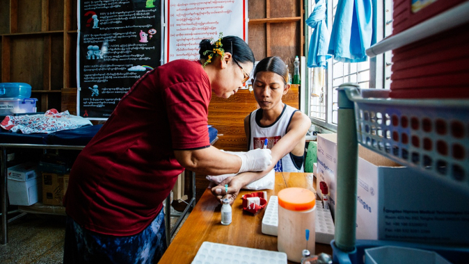 Myanmar: Nothilfe nach dem Erdbeben - Bekämpfung von HIV/AIDS