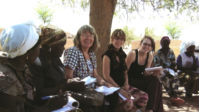 In Burkina Faso: Für Aufklärung von Jugendlichen und Erwachsenen sowie Kleinkredite und Gemeinschaftsgärten für Frauen