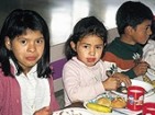 Frühstückskinder in Salcaja/Guatemala