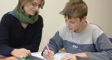 Nachhilfe-Projekt für benachteiligte Kinder