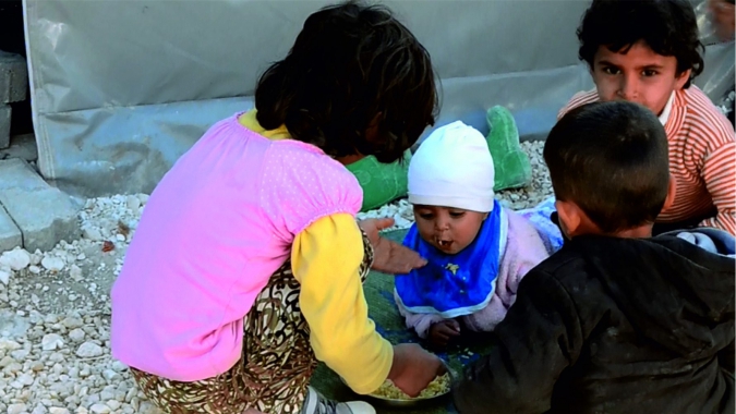 Grundnahrungsmittel und Babynahrung für notleidende Kinder aus Sengal und Kobane