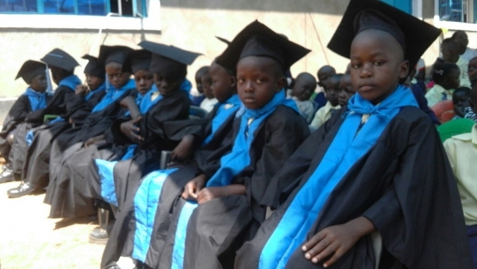 "Hurra, wir dürfen wieder in die Schule!!!" Kindern und Jugendlichen im Bungoma County / Kenia den Besuch einer Schule ermöglichen