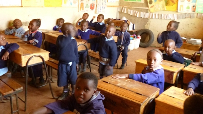 Staub macht krank: Das Straßenkinderprojekt in Kenia braucht eine Hofbefestigung